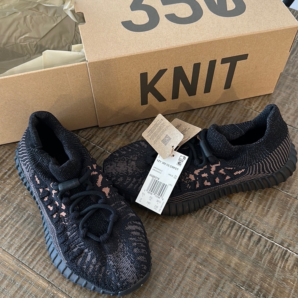 Yeezy 350 V2 us 6 black adidas sneaker